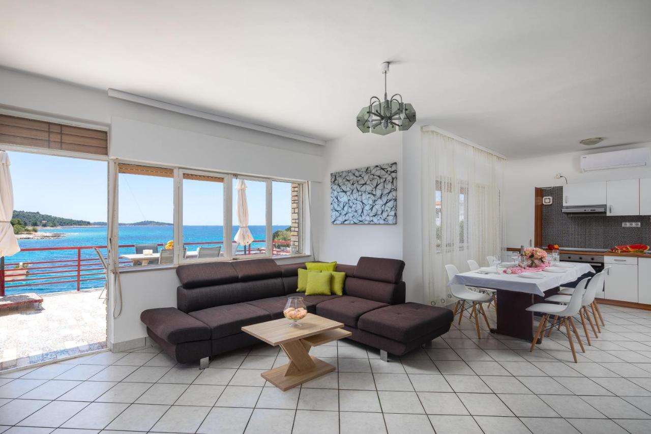 רוגוזניצה Apartments Villa Zrinka - Last Season Ever! מראה חיצוני תמונה